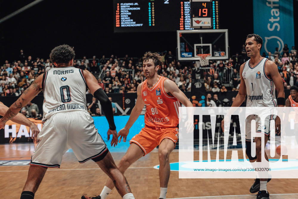 EasyCredit Basketball Bundesliga, Matchday 5, Niners Chemnitz vs. Bayern Munich, October 10, 2026, starting at 4:00 p.m., Chemnitz, Chemnitz Arena. Pictured: 00 Miles Norris, 90 Jannis von Seckendorf, 01 Oscar da Silva easyCredit Basketball Bundesliga, Matchday 5, Niners Chemnitz vs. Bayern Munich, Chemnitz, Saxony, Germany