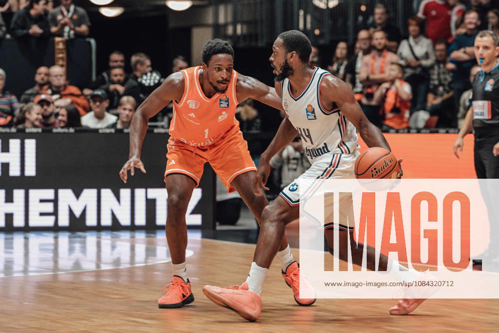 EasyCredit Basketball Bundesliga, Matchday 5, Niners Chemnitz vs. Bayern Munich, October 10, 2026, starting at 4:00 p.m., Chemnitz, Chemnitz Arena. In Photo 01: Oscar da Silva, 44 Kamar Baldwin, easyCredit Basketball Bundesliga, Matchday 5, Niners Chemnitz vs. Bayern Munich, Chemnitz, Saxony, Germany