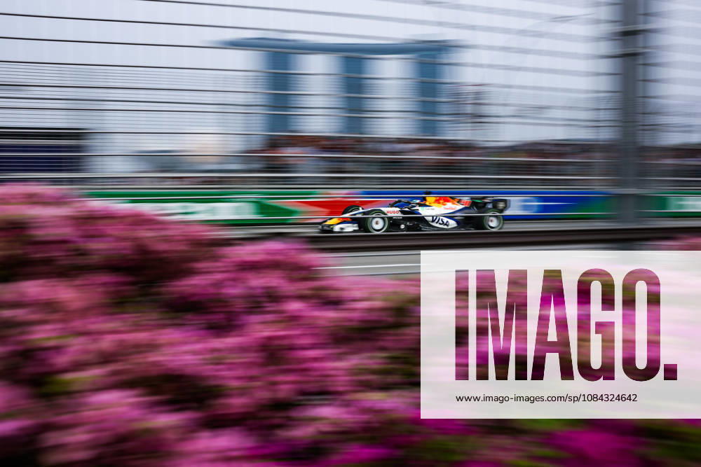 F1 - SINGAPORE GRAND PRIX 2026 41 LINDBLAD Arvid (gbr), Visa Cash App RB F1 Team VCARB03, action during the 2026 Formula 1 Singapore Grand Prix, 17th round of the 2026 Formula One World Championship, WM, Weltmeisterschaft from October 9 to 11, 2026 on the Marina Bay Street Circuit, in Singapore, Singapore - SingaporeSingapore