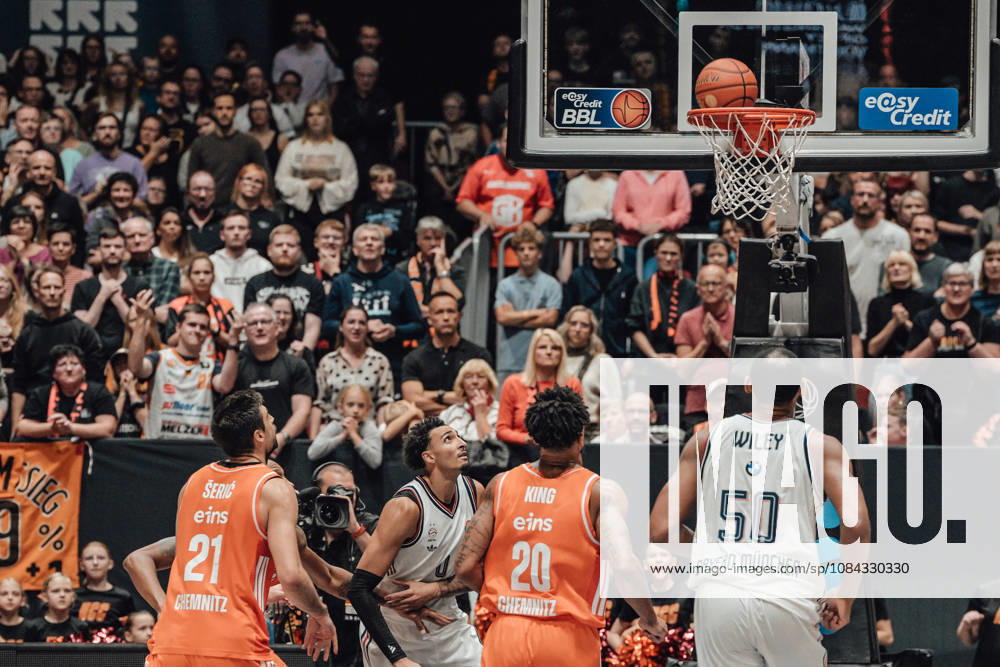 EasyCredit Basketball Bundesliga, Matchday 5, Niners Chemnitz vs. Bayern Munich, October 10, 2026, starting at 4:00 p.m., Chemnitz, Chemnitz Arena. Pictured: 21 Mateo Seric, 20 Urald King, 50 Austin Wiley. easyCredit Basketball Bundesliga, Matchday 5, Niners Chemnitz vs. Bayern Munich, Chemnitz, Saxony, Germany
