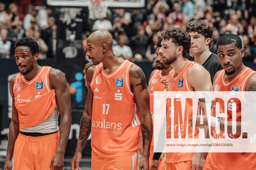 EasyCredit Basketball Bundesliga, Matchday 5, Niners Chemnitz vs. Bayern Munich, October 10, 2026, starting at 4:00 p.m., Chemnitz, Chemnitz Arena. Pictured: 17 Darion Atkins, 25 Ben Burnham, 22 Nighaeal Ceaser easyCredit Basketball Bundesliga, Matchday 5, Niners Chemnitz vs. Bayern Munich, Chemnitz, Saxony, Germany