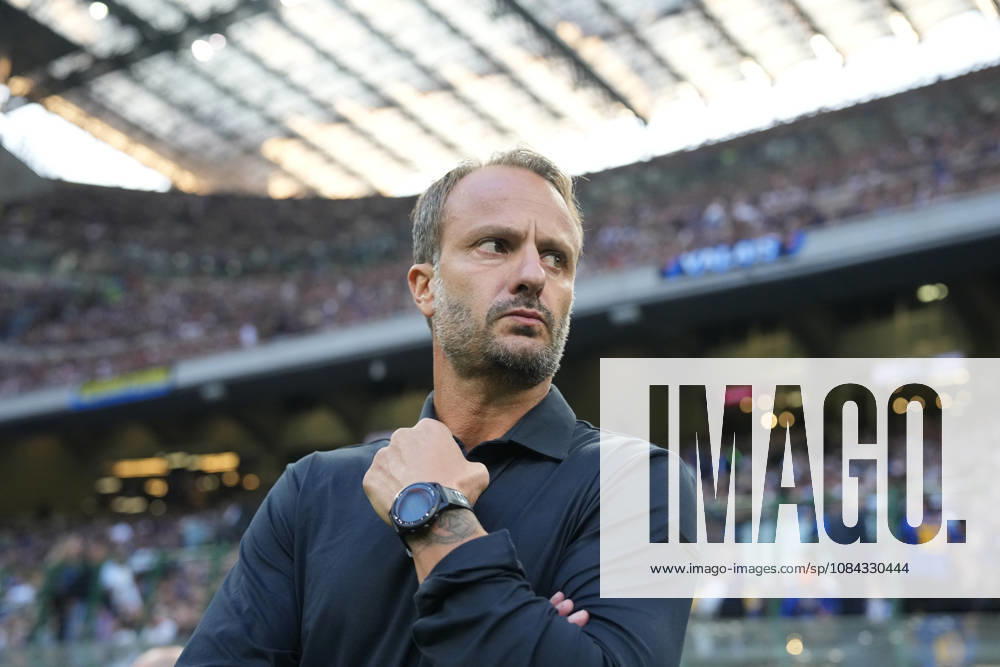 Parmas head coach Alberto Gilardino during the Serie A soccer match between Inter and Parma at San Siro Stadium in Milan , Italy - October 10 , 2026. - Soccer