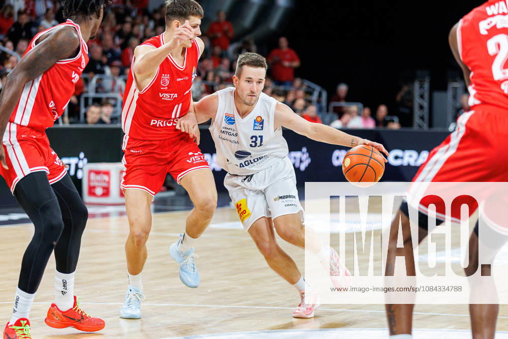 Richard Balint, BMA365 Bamberg Baskets, 11; Spencer Reaves, Syntainics MBC, 31; BMA365 Bamberg Baskets vs. Syntainics MBC, Basketball, easyCredit BBL, Matchday 5, October 10, 2026 BMA365 Bamberg Baskets vs. Syntainics MBC, Basketball, easyCredit BBL, Matchday 5, October 10, 2026 Bamberg