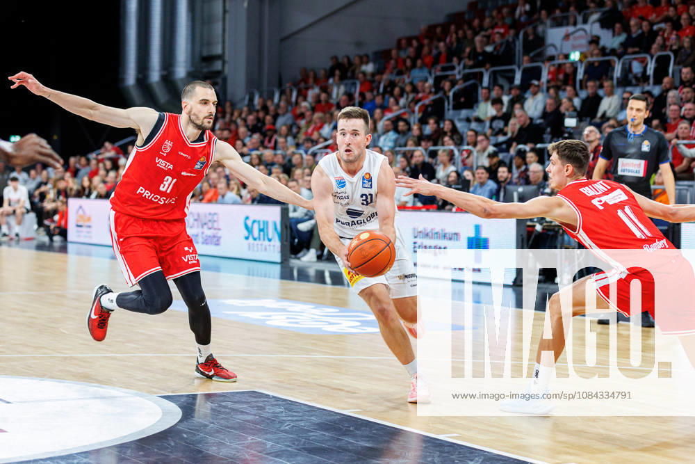 Daniel Keppeler, BMA365 Bamberg Baskets, 31; Spencer Reaves, Syntainics MBC, 31; Richard Balint, BMA365 Bamberg Baskets, 11; BMA365 Bamberg Baskets vs. Syntainics MBC, Basketball, easyCredit BBL, Matchday 5, October 10, 2026 BMA365 Bamberg Baskets vs. Syntainics MBC, Basketball, easyCredit BBL, Matchday 5, October 10, 2026 Bamberg