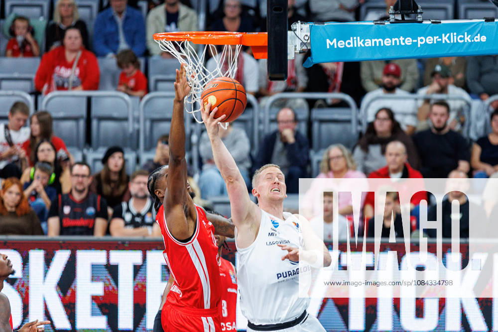 Hason Ward, BMA365 Bamberg Baskets, 20; Collin Welp, Syntainics MBC, 40; BMA365 Bamberg Baskets vs. Syntainics MBC, Basketball, easyCredit BBL, Matchday 5, October 10, 2026 BMA365 Bamberg Baskets vs. Syntainics MBC, Basketball, easyCredit BBL, Matchday 5, October 10, 2026 Bamberg