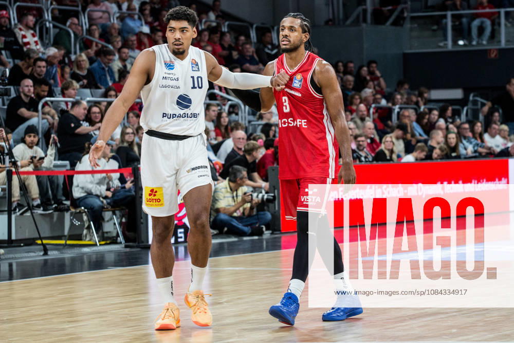 Bamberg, Germany, October 10, 2026; easyCredit BBL 2026–2027, Matchday 5; BMA365 Bamberg Baskets vs. Syntainics MBC; Pictured, from left: Kostja Mushidi (MBC Weißenfels) vs. Jordan Wright (Bamberg); Brose Arena, Bavaria