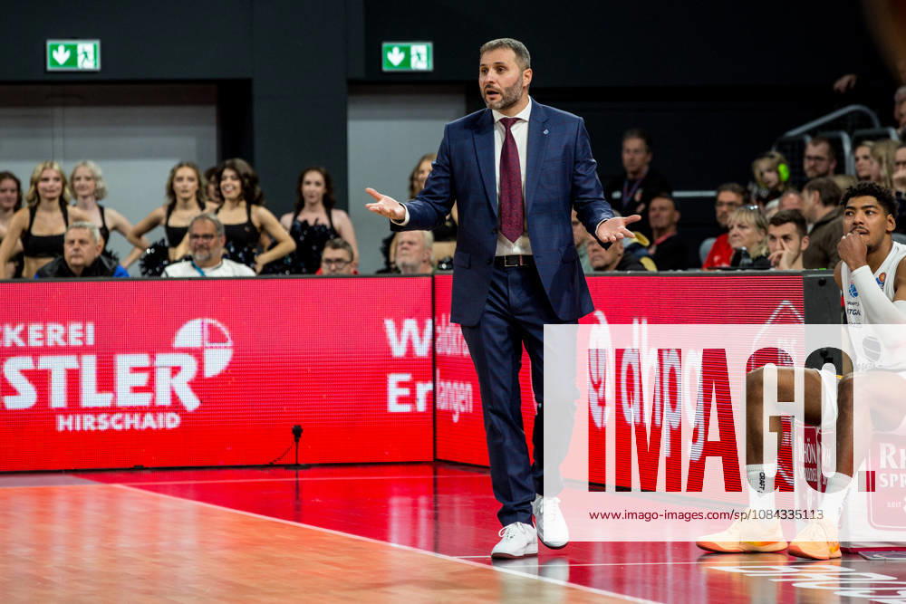 Bamberg, Germany, October 10, 2026; easyCredit BBL 2026–2027, Matchday 5; BMA365 Bamberg Baskets vs. Syntainics MBC; Pictured: Coach Vladimir Jovanovic of MBC Weißenfels gesturing with his hands in disbelief at the Brose Arena in Bavaria