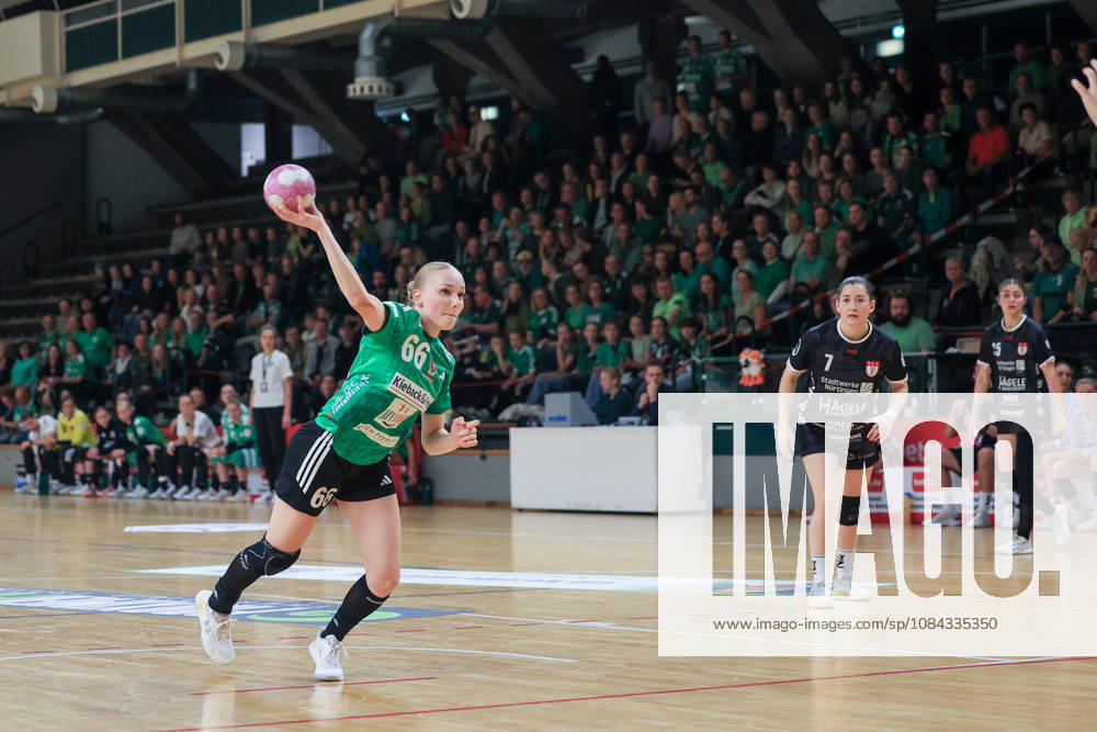Reinickendorfer Füchse Women vs. SG Nürtingen Zizishausen, Matchday 5, 2nd Bundesliga, HBF, Handball, Sömmeringhalle, Alissa Katarina Werle (Reinickendorfer Füchse Women) scores a penalty throw from Berlin, Berlin, Germany
