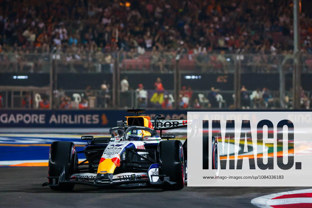 2026 Formula 1 Singapore Grand Prix SINGAPORE - OCT 10: Racing Bulls s driver Arvid Lindblad during the Qualifying Session at the Formula One Grand Prix of Singapore, at the Marina Bay Street Circuit in Singapore, on October 10, 2026. Daniel Ceng Anadolu Singapore Singapore. Editorial use only. Please get in touch for any other usage.