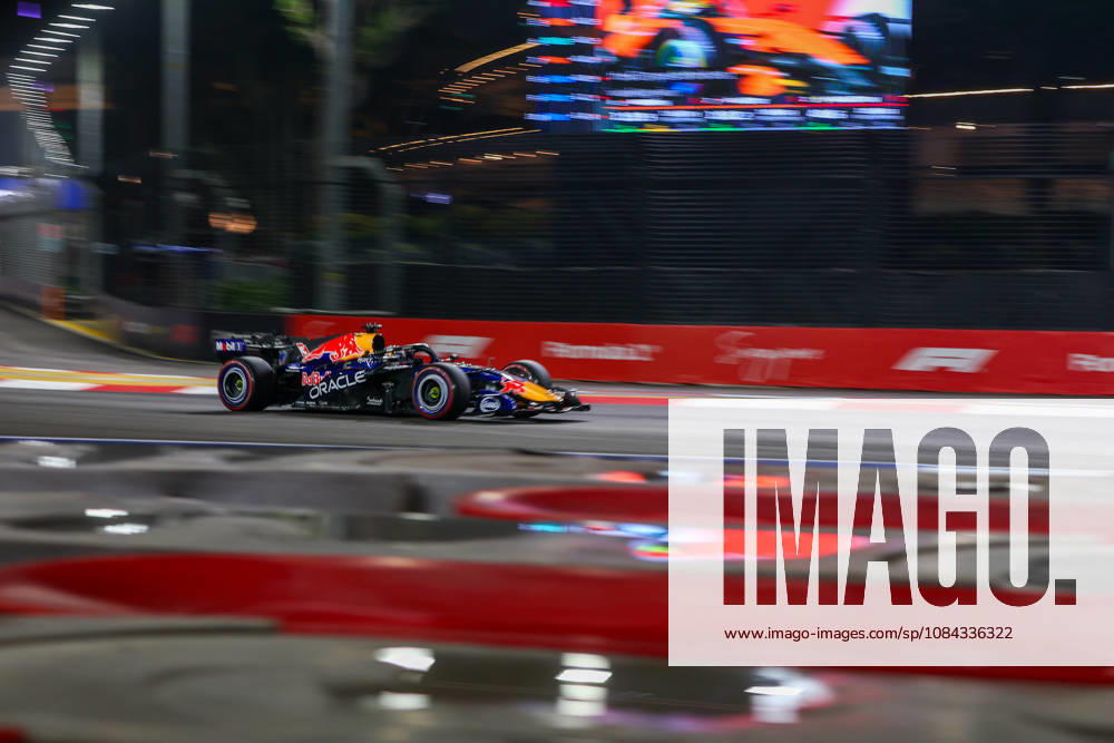 2026 Formula 1 Singapore Grand Prix SINGAPORE - OCTOBER 10: Red Bull s driver Max Verstappen during the Qualifying Session at the Formula One Grand Prix of Singapore, at the Marina Bay Street Circuit in Singapore, on October 10, 2026. Daniel Ceng Anadolu Singapore Singapore. Editorial use only. Please get in touch for any other usage.