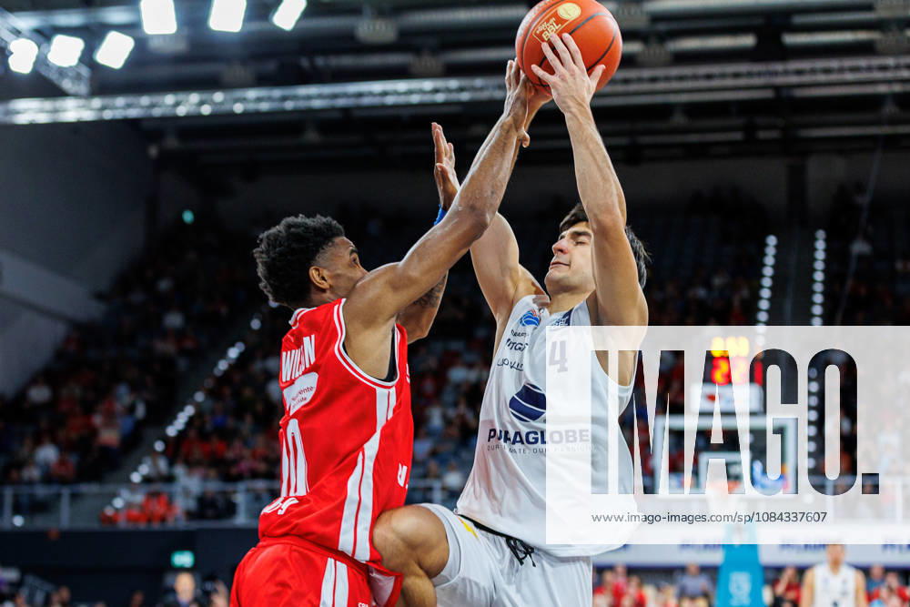 Mylik Wilson, BMA365 Bamberg Baskets, 10; Vuk Radojicic, Syntainics MBC, 04; BMA365 Bamberg Baskets vs. Syntainics MBC, Basketball, easyCredit BBL, Matchday 5, October 10, 2026 BMA365 Bamberg Baskets vs. Syntainics MBC, Basketball, easyCredit BBL, Matchday 5, October 10, 2026 Bamberg
