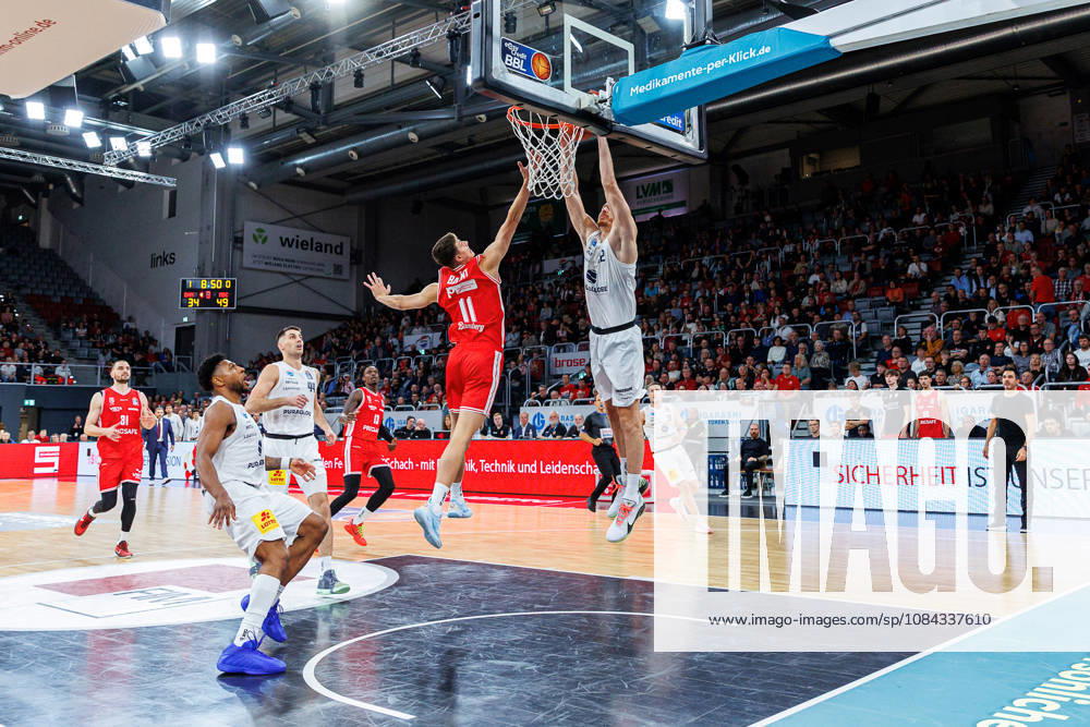 Richard Balint, BMA365 Bamberg Baskets, 11; Borisa Simanic, Syntainics MBC, 22; BMA365 Bamberg Baskets vs. Syntainics MBC, Basketball, easyCredit BBL, Matchday 5, October 10, 2026 BMA365 Bamberg Baskets vs. Syntainics MBC, Basketball, easyCredit BBL, Matchday 5, October 10, 2026 Bamberg