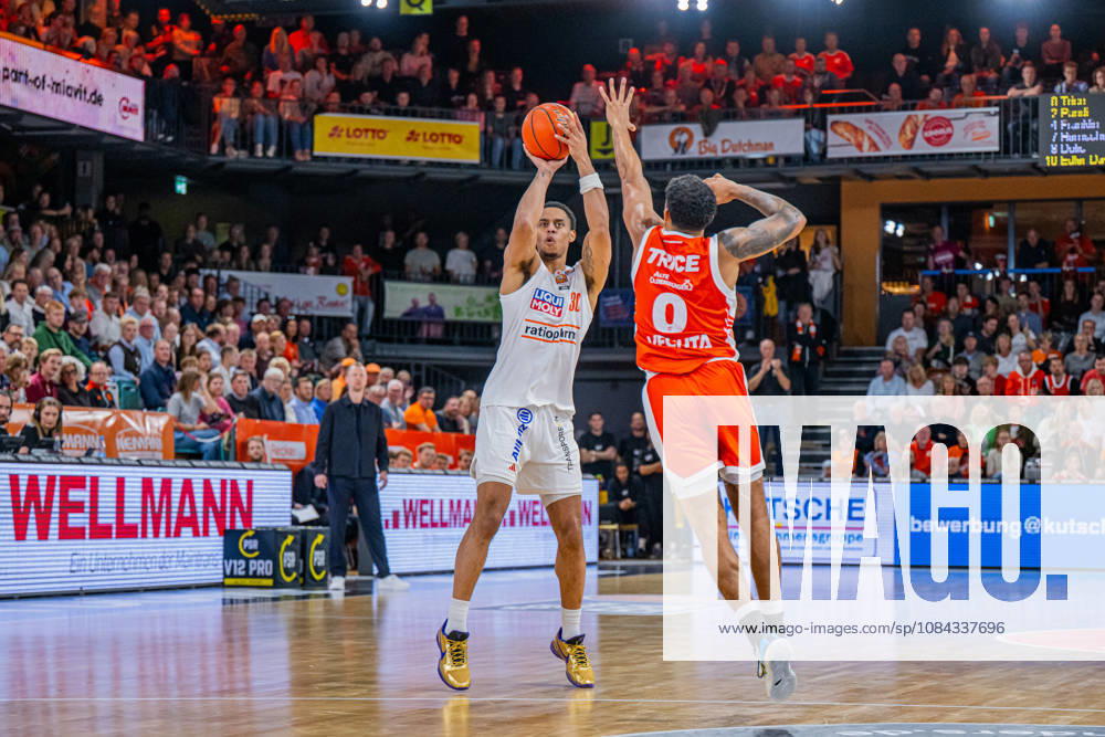 1st Basketball Bundesliga, easyCredit BBL, 2026–2027 Season, Men s Division, Regular Season, Matchday 5, October 10, 2026, RASTA Vechta vs. ratiopharm Ulm, Jaylen Sims 30, ratiopharm Ulm taking a jump shot at the RASTA Dome in Vechta, Lower Saxony, Germany