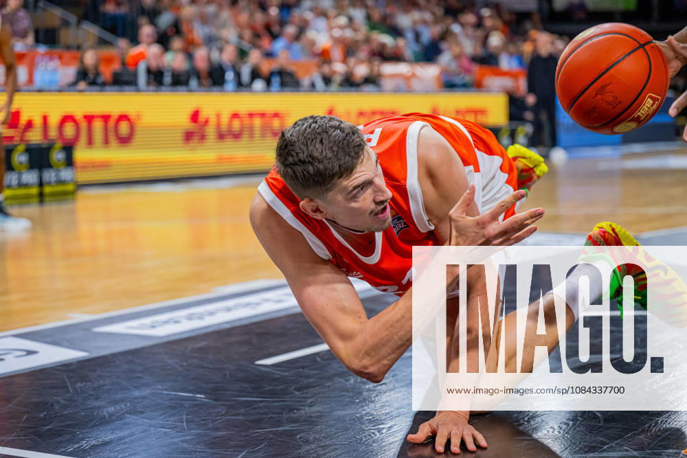German Basketball Bundesliga (easyCredit BBL), 2026–2027 Season, Men s Division, Regular Season, Matchday 5, October 10, 2026, RASTA Vechta vs. ratiopharm Ulm, Tibor Pleiß 21, RASTA Vechta in action, Vechta, RASTA Dome, Lower Saxony, Germany