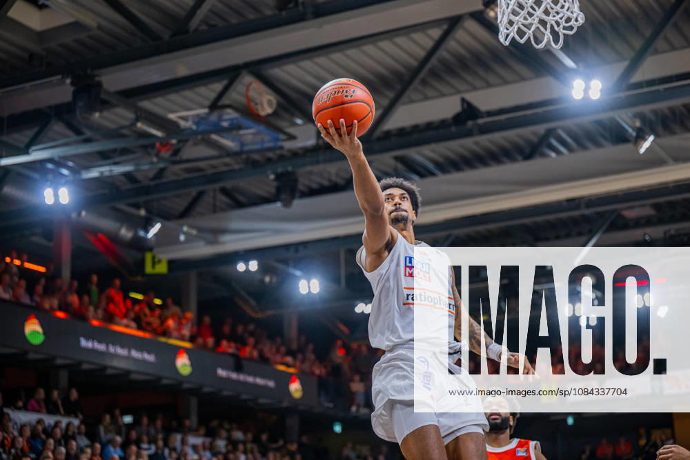 1 Basketball Bundesliga, easyCredit BBL, 2026–2027 Season, Men s Division, Regular Season, Matchday 5, October 10, 2026, RASTA Vechta vs. ratiopharm Ulm: Ibi Watson scores 2 for ratiopharm Ulm on a layup at the RASTA Dome in Vechta, Lower Saxony, Germany