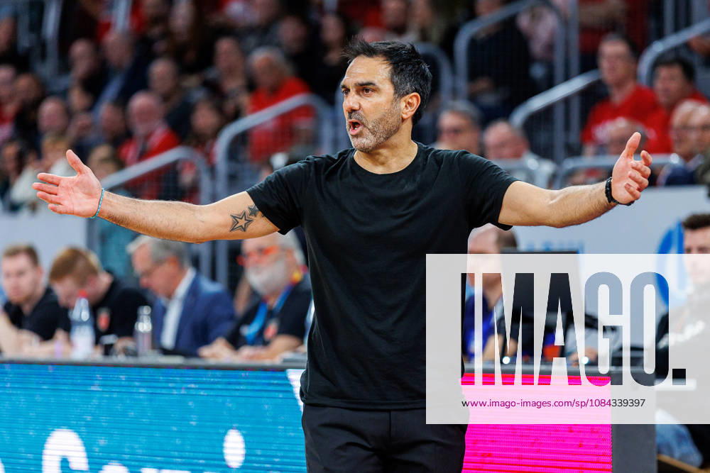 Jesus Ramirez, BMA365 Bamberg Baskets, Coach, single image, single photo, portrait, disappointed, disappointment, negative emotions, negative emotion, BMA365 Bamberg Baskets vs. Syntainics MBC, basketball, easyCredit BBL, Matchday 5, October 10, 2026 BMA365 Bamberg Baskets vs. Syntainics MBC, basketball, easyCredit BBL, Matchday 5, October 10, 2026 Bamberg