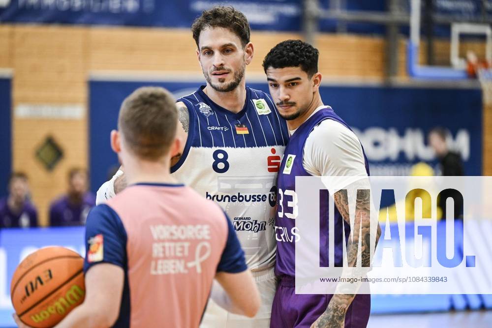 Basketball 2 Bundesliga ProA VfL Sparkassen Stars Bochum vs. BG Göttingen ** ** **KILIAN DIETZ, VfL Sparkassen Stars Bochum, in blue and white, will play against BG Göttingen, in purple, on Saturday, October 10, 2026, in the Basketball 2 Bundesliga ProA at the Rundsporthalle in Bochum, Germany (North Rhine-Westphalia), Bochum. Copyright VladimirxWegener