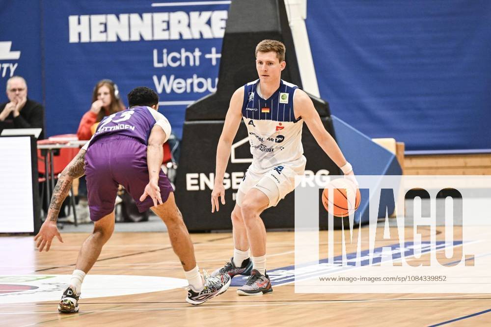 Basketball 2nd Bundesliga ProA VfL Sparkassen Stars Bochum vs. BG Göttingen ** FOR ** **NIKLAS GESKE, VfL Sparkassen Stars Bochum in blue and white will play against BG Göttingen in purple on Saturday, October 10, 2026, in the Basketball 2 Bundesliga ProA at the Rundsporthalle in Bochum, Germany (North Rhine-Westphalia), Bochum. Copyright VladimirxWegener