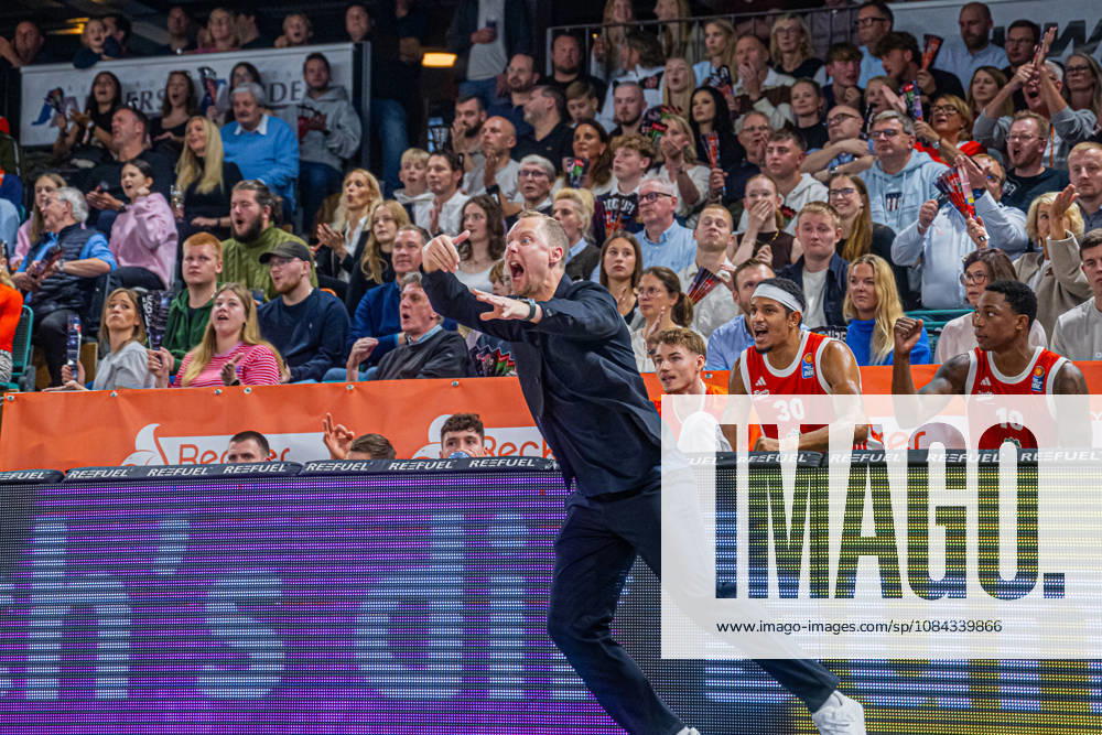 1 Basketball Bundesliga, easyCredit BBL, 2026–2027 Season, Men s Division, Regular Season, Matchday 5, October 10, 2026, RASTA Vechta vs. ratiopharm Ulm: Christian Held, head coach of RASTA Vechta, shows emotion during the game at the RASTA Dome in Vechta, Lower Saxony, Germany