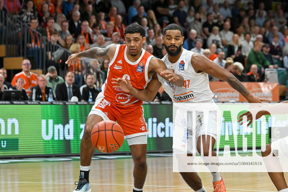 Dmitrik Trice (RASTA Vechta), 00 vs. Marvin Heckel (ratiopharm Ulm), 47 RASTA Vechta vs. ratiopharm Ulm, easyCredit Basketball Bundesliga, Matchday 5, 2026–2027 Season, October 10, 2026, RASTA Vechta vs. ratiopharm Ulm, easyCredit Basketball Bundesliga, Matchday 5, 2026–2027 season, October 10, 2026, Vechta
