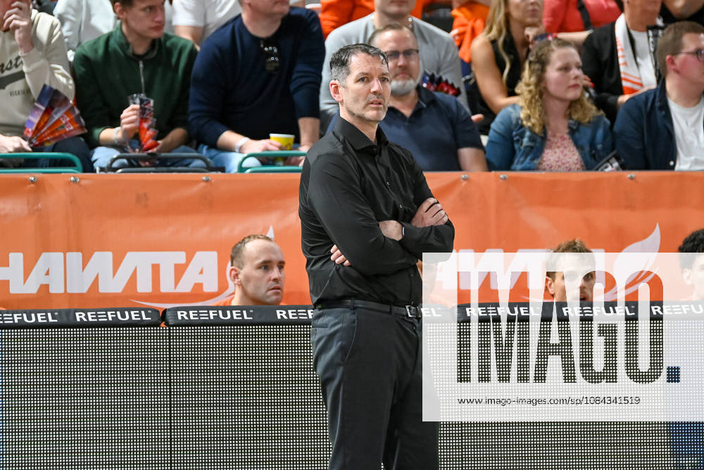 Ty Harrelson, ratiopharm Ulm; Coach, RASTA Vechta vs. ratiopharm Ulm, easyCredit Basketball Bundesliga, Matchday 5, 2026–2027 Season, October 10, 2026, RASTA Vechta vs. ratiopharm Ulm, easyCredit Basketball Bundesliga, Matchday 5, 2026–2027 season, October 10, 2026, Vechta