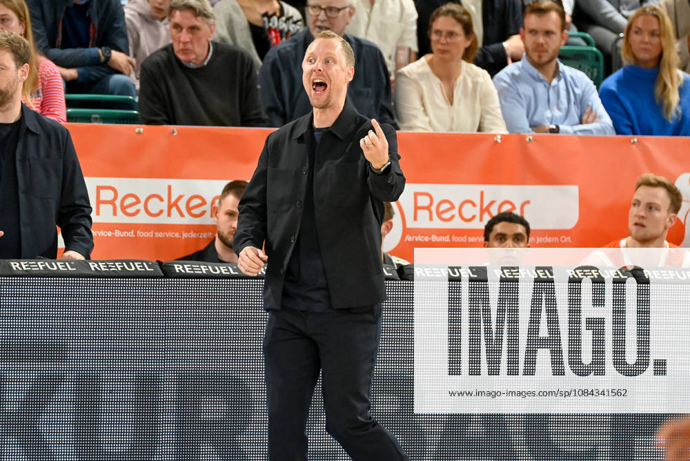 Christian Held, RASTA Vechta coach, gesturing during RASTA Vechta vs. ratiopharm Ulm, easyCredit Basketball Bundesliga, Matchday 5, 2026–2027 season, October 10, 2026, RASTA Vechta vs. ratiopharm Ulm, easyCredit Basketball Bundesliga, Matchday 5, 2026–2027 season, October 10, 2026, Vechta