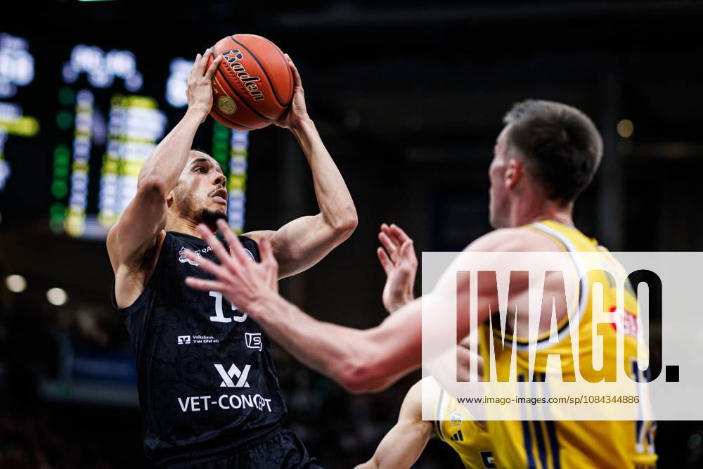 Jordan Roland of the Gladiators Trier goes head-to-head with Joe Wieskamp of Alba Berlin, Action Shot: Vet Concept Gladiators Trier vs. Alba Berlin, Basketball, easyCredit BBL, Matchday 5, 2026–2027 Season, October 10, 2026, Vet Concept Gladiators Trier vs. Alba Berlin, Basketball, easyCredit BBL, Matchday 5, 2026–2027 Season