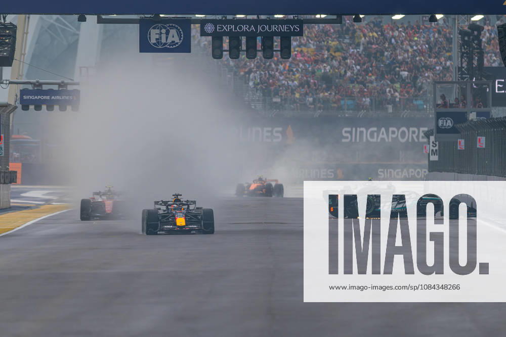 FORMULE 1 : Grand Prix de Singapour - 10 10 2026 63 George Russell (GBR) Mercedes-AMG PETRONAS Formula One Team (DEU) Mercedes W17 Mercedes, during the Formula 1 Singapore Grand Prix at the Marina Bay Street Circuit, Round 18 of the 2026 FIA Formula 1 World Championship, WM, Weltmeisterschaft 9-11 October 2026, Singapore (SGP). SINGAPORESingapore
