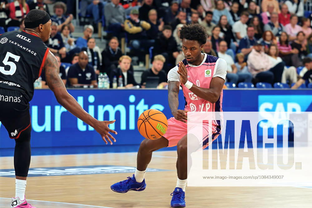 Chuck Harris, MLP Academics Heidelberg, 0 passes the ball GER BBL MLP Academics Heidelberg SBB Baskets Wolmirstedt Basketball Barmer 2 Basketball Bundesliga ProA Matchday 4, 2026–2027 Season, October 10, 2026 GER MLP Academics Heidelberg SBB Baskets Wolmirstedt, Basketball Barmer 2 Basketball Bundesliga ProA, Matchday 4, 2026–2027 season, October 10, 2026, Heidelberg