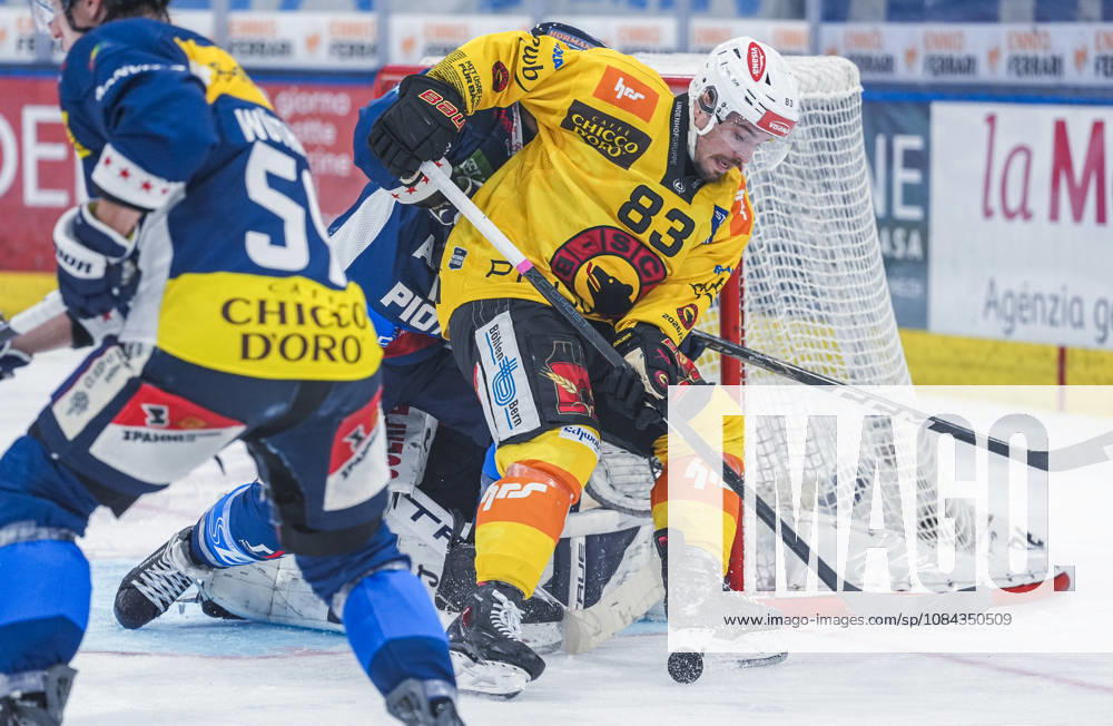 Quinto, Gottardo Arena, NL: HC Ambri Piotta vs. SC Bern 83 Marco Muller Bern in action at the Gottardo Arena in Quinto, Ticino, Switzerland