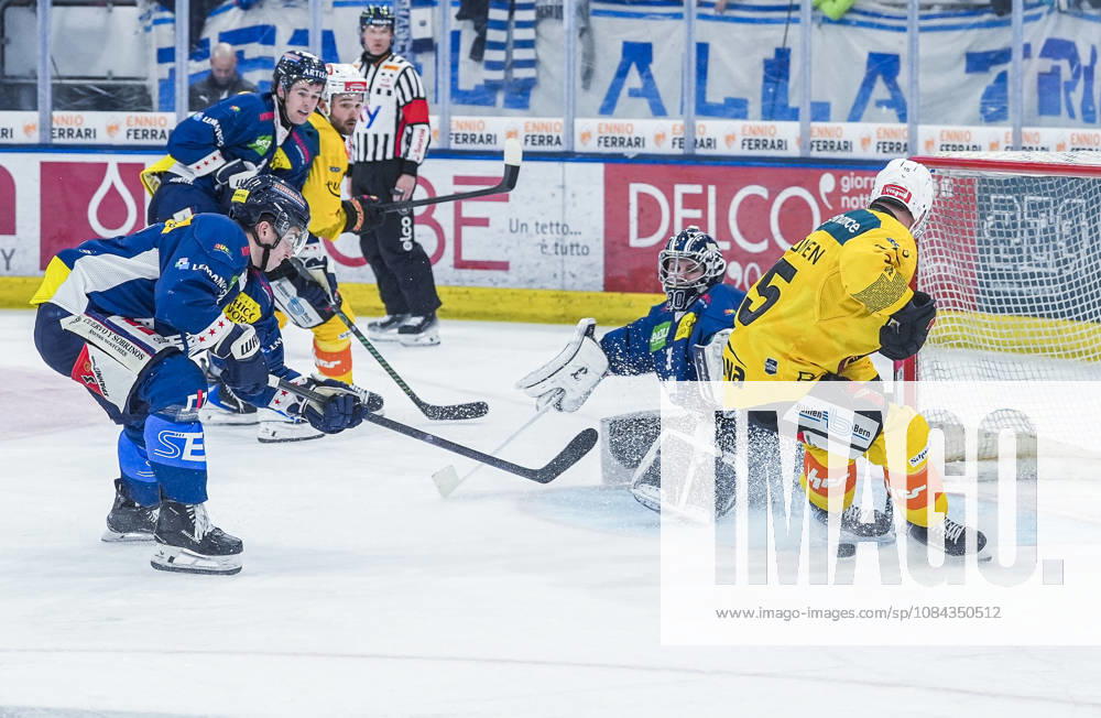 Quinto, Gottardo Arena, NL: HC Ambri Piotta vs. SC Bern; Miro Aaltonen (Bern) vs. Philip Wuthrich (Ambri), goalkeeper; Quinto, Gottardo Arena, Ticino, Switzerland