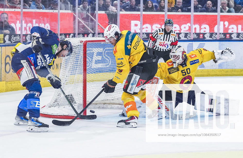 Quinto, Gottardo Arena, NL: HC Ambri Piotta vs. SC Bern; Andre Heim (Ambri) vs. Rodwin Dionicio (Bern); Quinto, Gottardo Arena, Ticino, Switzerland