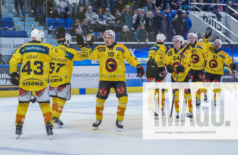 Quinto, Gottardo Arena, NL: HC Ambri Piotta vs. SC Bern 19. Waltteri Merela of Bern celebrates an overtime victory at the Gottardo Arena in Quinto, Ticino, Switzerland