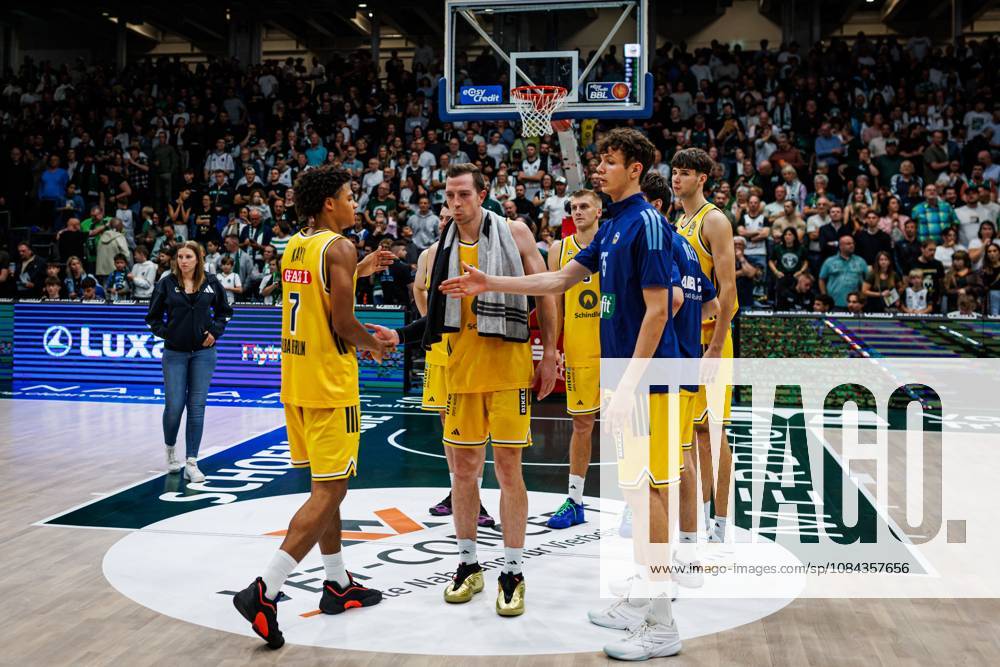 Jack Kayil, Alba Berlin; Justin Bean, Alba Berlin; Richard Schmitt, Alba Berlin; grief, disappointment, emotions; Vet Concept Gladiators Trier vs. Alba Berlin, basketball, easyCredit BBL, Matchday 5, 2026–2027 season, October 10, 2026 Vet Concept Gladiators Trier vs. Alba Berlin, Basketball, easyCredit BBL, Matchday 5, 2026–2027 Season