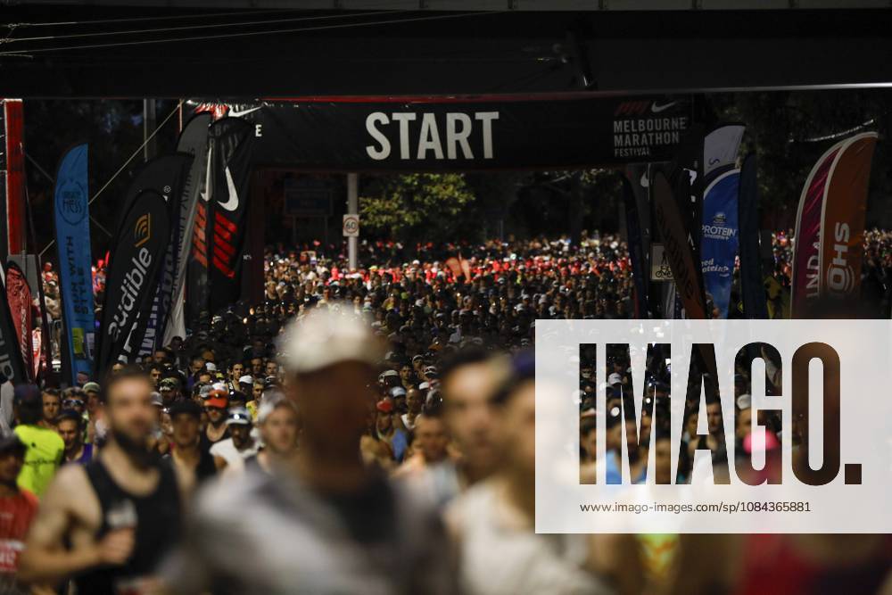 Runners begin the marathon..The Nike Melbourne Marathon Festival brings together elite athletes, recreational runners and participants of different ages and abilities for a major running event in Melbourne. The 2026 festival is expected to attract approximately 66,000 participants across all events over two days, including 20,000 runners in the full marathon. The festival features multiple distances, with participants finishing inside the Melbourne Cricket Ground Melbourne Australia - ZUMAs197 20261011_aaa_s197_016