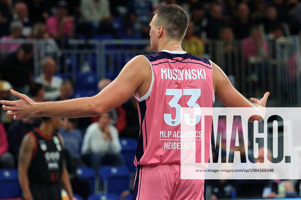Ryan Muszynski, MLP Academics Heidelberg, 33 gesturing with his arms GER BBL MLP Academics Heidelberg SBB Baskets Wolmirstedt Basketball Barmer 2 Basketball Bundesliga ProA Matchday 4 Season 2026–2027 October 10, 2026 GER MLP Academics Heidelberg SBB Baskets Wolmirstedt, Basketball Barmer 2 Basketball Bundesliga ProA Matchday 4, 2026–2027 Season, October 10, 2026, Heidelberg