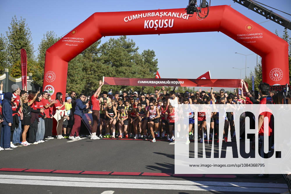 Presidential Run in Ankara ANKARA, TURKIYE - OCTOBER 11: Athletes compete during the Presidential Run, organized by the Turkish Athletics Federation in Ankara, Turkiye, on October 11, 2026. Utku Ucrak Anadolu Ankara Turkey. Editorial use only. Please get in touch for any other usage.