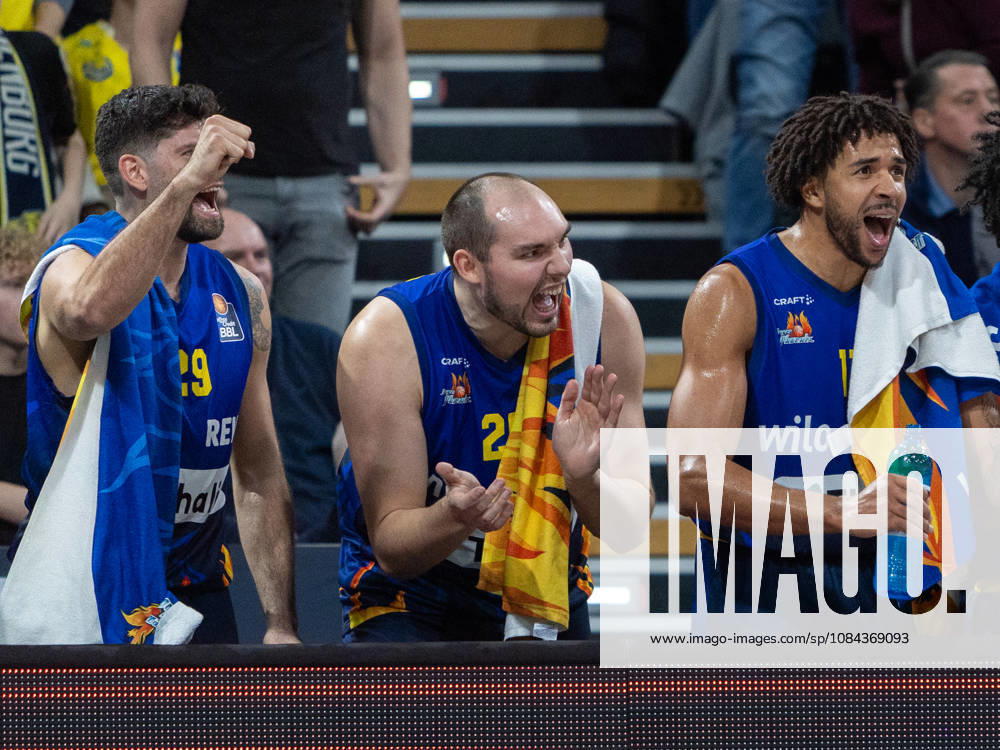 Phoenix Hagen, Phoenix Hagen team celebrates EWE Baskets Oldenburg vs. Phoenix Hagen, basketball, BBL, October 10, 2026, Oldenburg