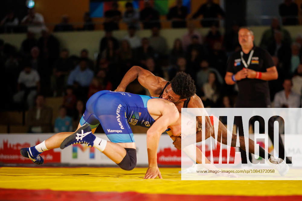DRB BIRTAT Bundesliga, Day 6 of Competition, ASV Mainz 88 vs. KG Baienfurt Ravensburg, Mainz, October 10, 2026 Match between Andre Clarke (red), ASV Mainz 88, and Ruwen Hund (blue), KG Baienfurt Ravensburg, 71 kg freestyle DRB BIRTAT Bundesliga, Day 6 of Competition, ASV Mainz 88 vs. KG Baienfurt Ravensburg, Sporthalle am großen Sand, Mainz