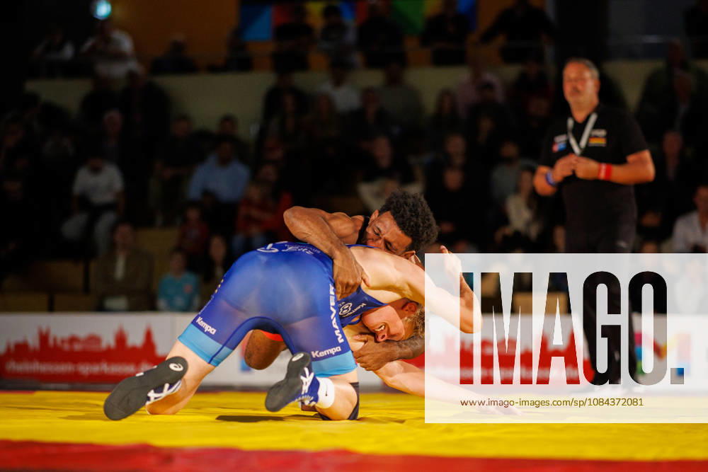 DRB BIRTAT Bundesliga, Day 6 of Competition, ASV Mainz 88 vs. KG Baienfurt Ravensburg, Mainz, October 10, 2026 Match between Andre Clarke (red), ASV Mainz 88, and Ruwen Hund (blue), KG Baienfurt Ravensburg, 71 kg freestyle DRB BIRTAT Bundesliga, Day 6 of Competition, ASV Mainz 88 vs. KG Baienfurt Ravensburg, Sporthalle am großen Sand, Mainz