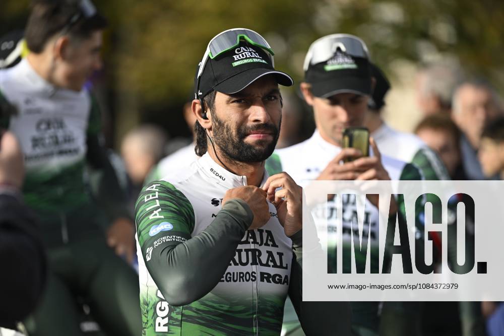 Paris Tours 2026 Cycling Race TOURS, FRANCE - OCTOBER 11 : Gaviria Fernando (COL) of Caja Rural - Seguros RGA during the 120th edition of Paris Tours an UCI ProSeries 1.Pro one day cycling road race for Men Elite of 216.2 km with start in Chartres and finish in Tours on October 11, 2026 in Tours, France, 11 10 2026 ( Motordriver Guy De Vuyst - Tours France