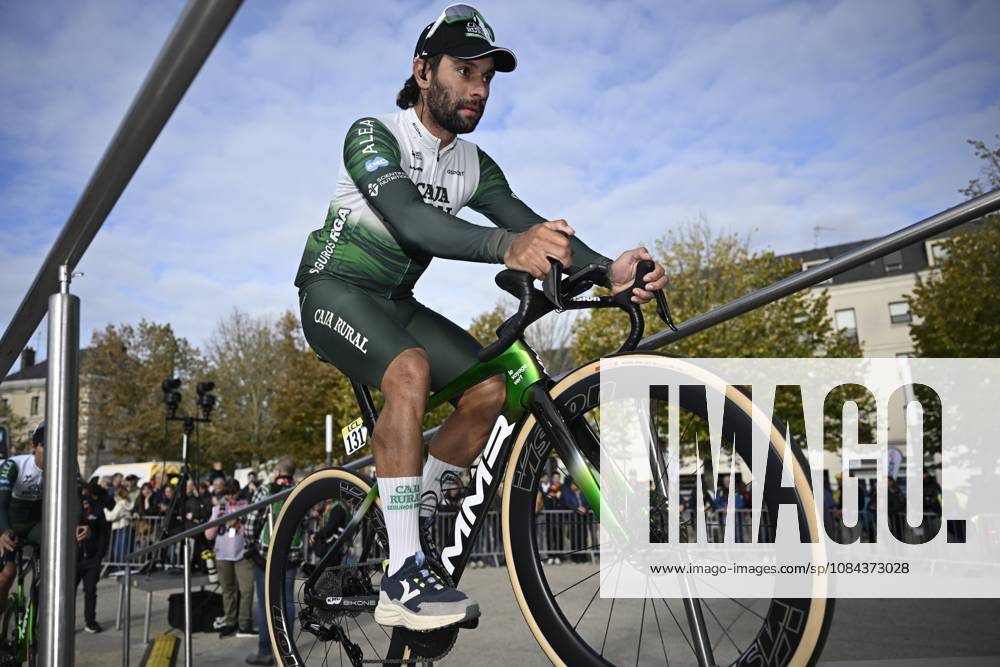 Paris Tours 2026 Cycling Race TOURS, FRANCE - OCTOBER 11 : Gaviria Fernando (COL) of Caja Rural - Seguros RGA during the 120th edition of Paris Tours an UCI ProSeries 1.Pro one day cycling road race for Men Elite of 216.2 km with start in Chartres and finish in Tours on October 11, 2026 in Tours, France, 11 10 2026 ( Motordriver Guy De Vuyst - Tours France