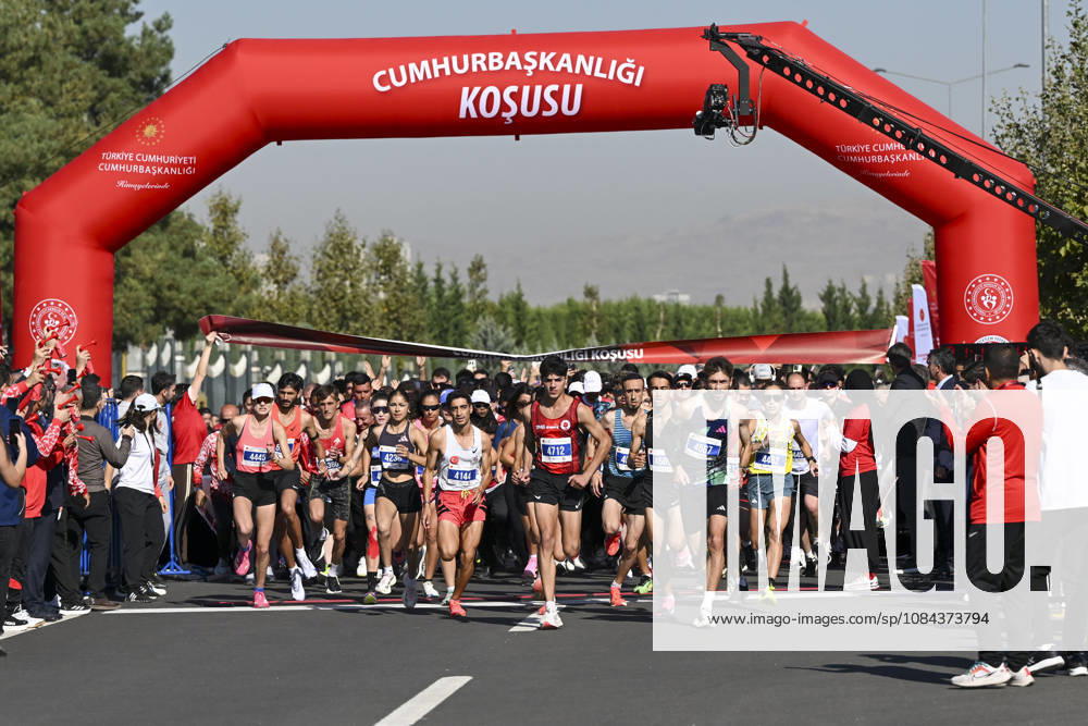 Presidential Run in Ankara ANKARA, TURKIYE - OCTOBER 11: Participants take part in the Presidential Run, organized by the Turkish Athletics Federation, in Ankara, Turkiye, on October 11, 2026. Utku Ucrak Anadolu Ankara Turkey. Editorial use only. Please get in touch for any other usage.