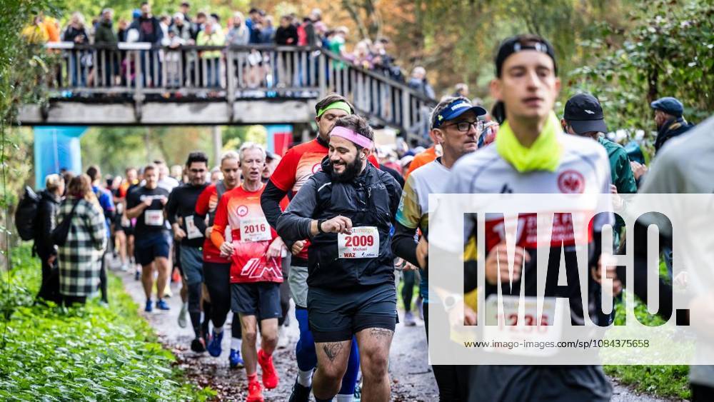 Marathon at Lake Baldeney in Essen ** FOR ** **On Sunday morning, October 11, 2026, approximately 1,800 runners will set out on a course of just over 18 kilometers around the lake as part of the supporting program for the Baldeneysee Marathon. Germany NRW Essen Copyright MartinxMöller