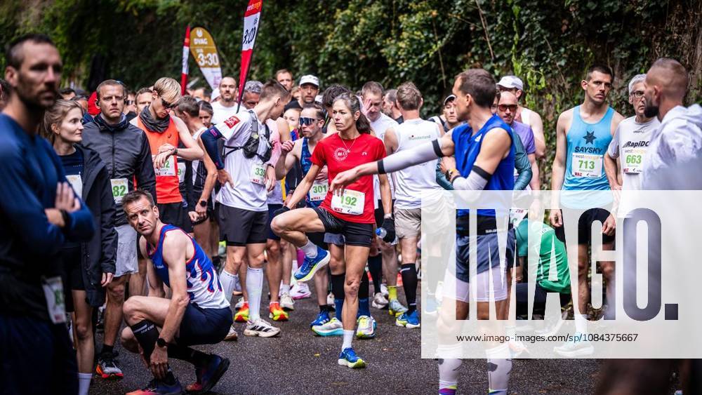 Marathon at Lake Baldeney in Essen ** FOR ** **On Sunday morning, October 11, 2026, approximately 1,800 runners will set out on a course of just over 18 kilometers around the lake as part of the supporting program for the Baldeneysee Marathon. Germany NRW Essen Copyright MartinxMöller