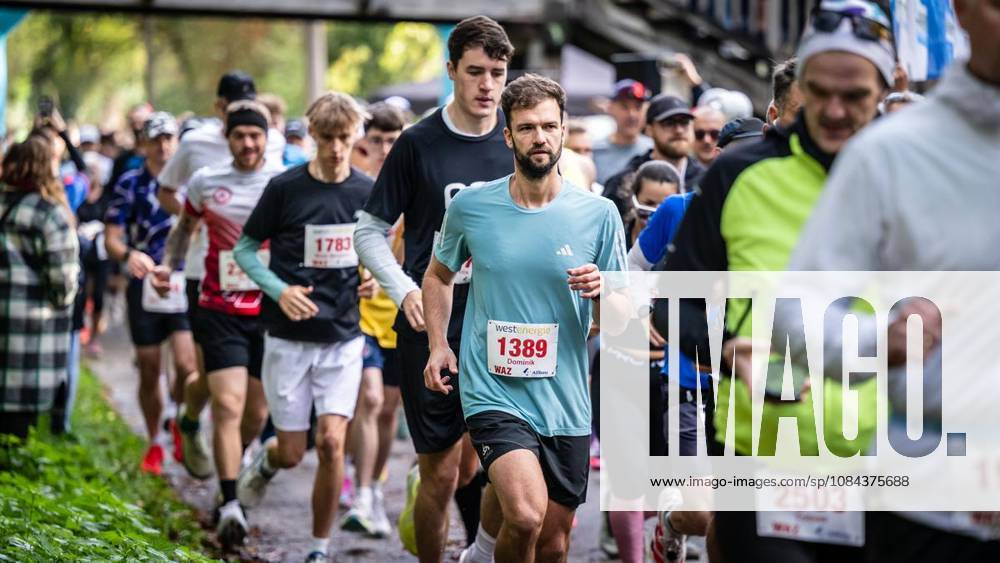 Marathon at Lake Baldeney in Essen ** FOR ** **On Sunday morning, October 11, 2026, approximately 1,800 runners will set out on a course of just over 18 kilometers around the lake as part of the supporting program for the Baldeneysee Marathon. Germany NRW Essen Copyright MartinxMöller