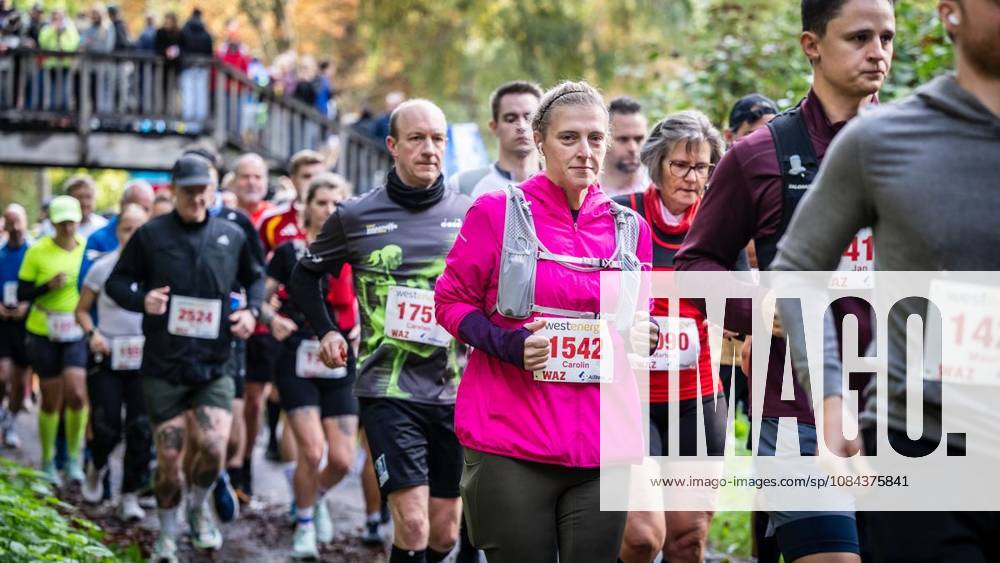 Marathon at Lake Baldeney in Essen ** FOR ** **On Sunday morning, October 11, 2026, approximately 1,800 runners will set out on a course of just over 18 kilometers around the lake as part of the supporting program for the Baldeneysee Marathon. Germany NRW Essen Copyright MartinxMöller