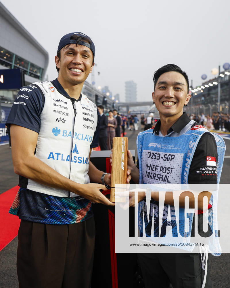 F1 - SINGAPORE GRAND PRIX 2026 ALBON Alexander (tha), Williams F1 Team FW48, portrait, Marshal Award during the 2026 Formula 1 Singapore Grand Prix, 17th round of the 2026 Formula One World Championship, WM, Weltmeisterschaft from October 9 to 11, 2026 on the Marina Bay Street Circuit, in Singapore, Singapore - SingaporeSingapore