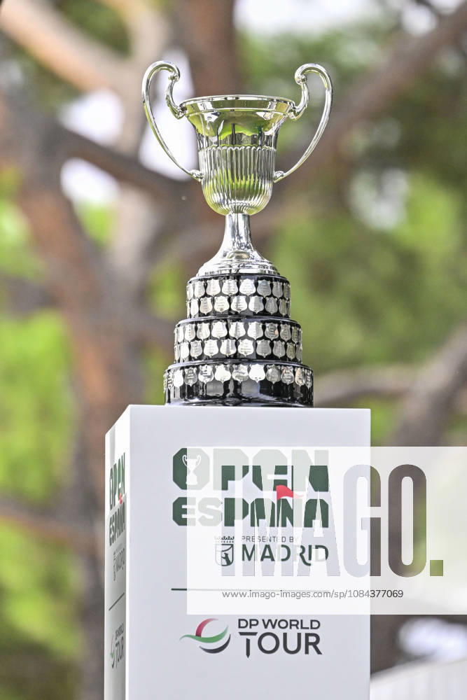 Trophy winner at the SPANISH OPEN during the Open de Espao±a presented by Madrid at Club de Campo Villa de Madrid on October 11, 2026 in Madrid, Spain. Madrid Spain - ZUMAc312 20261011_zsp_c312_014