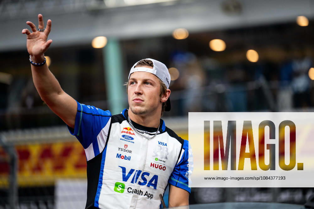 F1 - SINGAPORE GRAND PRIX 2026 LAWSON Liam (nzl), Visa Cash App RB F1 Team VCARB03, portrait during the 2026 Formula 1 Singapore Grand Prix, 17th round of the 2026 Formula One World Championship, WM, Weltmeisterschaft from October 9 to 11, 2026 on the Marina Bay Street Circuit, in Singapore, Singapore - SingaporeSingapore